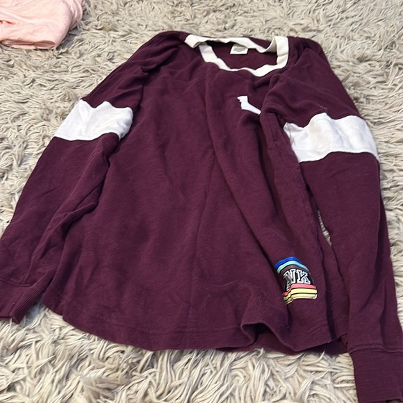 Lot of 9 VS Pink tops, sweatshirts, and fleeces - Picture 4 of 13